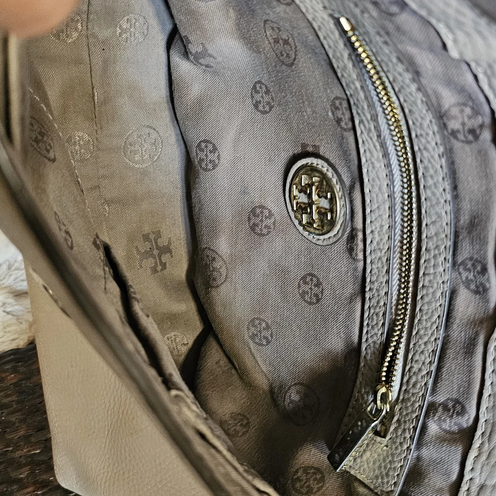 Tory Burch Gray Leather Crossbody Bag - Picture 6 of 13